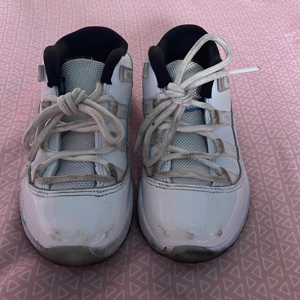 Preowned Jordan 11s